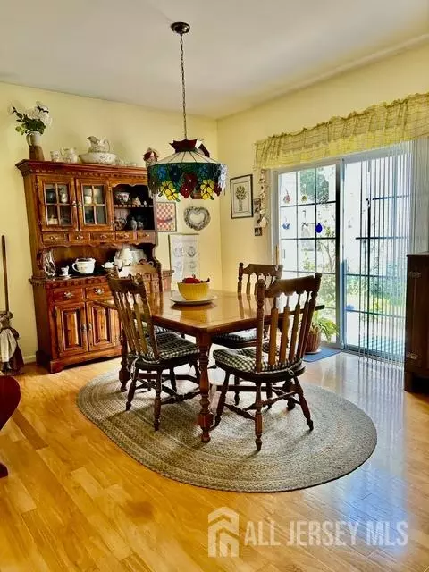 509 Skylark Dr, Monroe, NJ 08831