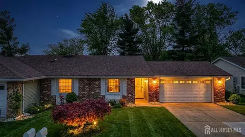 484 Fairton Dr #B, Monroe, NJ 08831