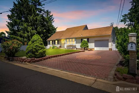 20 Sheldon Pl, Piscataway, NJ 08854