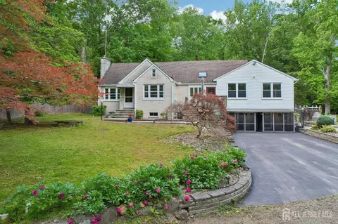 39 Davidson Mill Rd, North Brunswick, NJ 08902