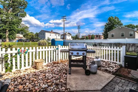 Exterior - 13 Meade St, Sewaren, NJ 07077 photo 6 of 10