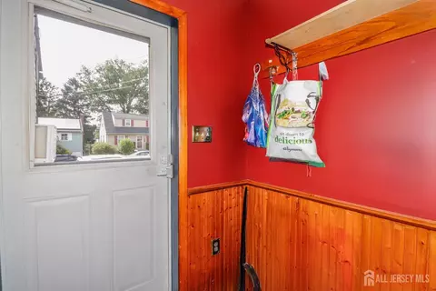 Entry Way - 13 Meade St, Sewaren, NJ 07077 photo 2 of 2