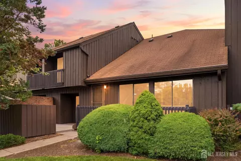 438 Westgate Dr, Edison, NJ 08820