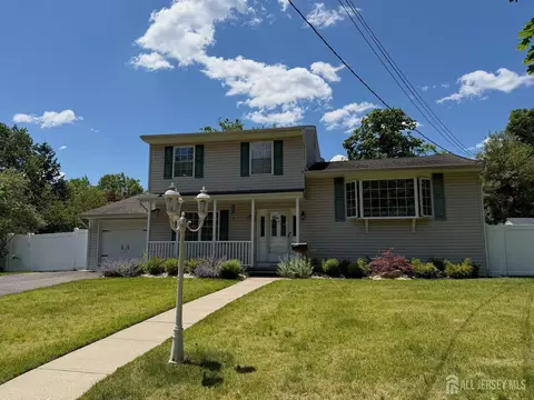17 Sand Rd, Milltown, NJ 08850