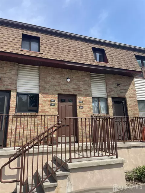 202 N Oaks Blvd N, North Brunswick, NJ 08902