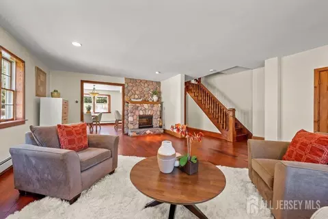 5 Center St #A, Edison, NJ 08817