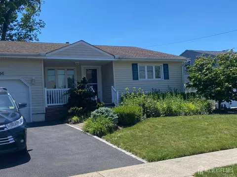95 Jeffery Rd, Colonia, NJ 07067