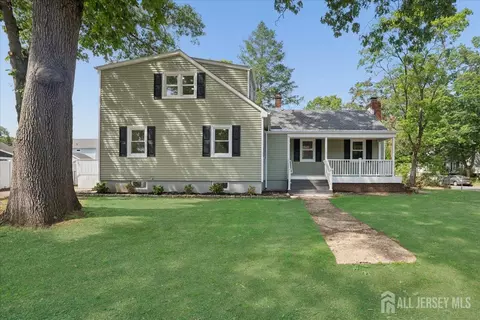 122 Fernhead Ave, Spotswood, NJ 08884