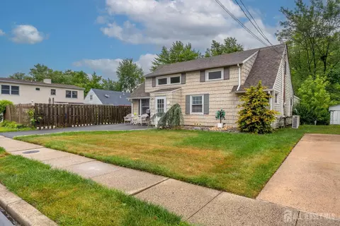 172 Elizabeth Ave, Iselin, NJ 08830