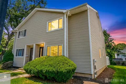 39 Davids Ct, South Brunswick, NJ 08810