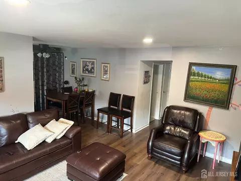 289 Main St #4A, Spotswood, NJ 08884