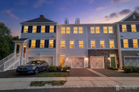 117 Beacon Ln, Eatontown, NJ 07724