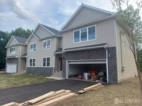 10 Delar Pkwy #A, Franklin Park, NJ 08823