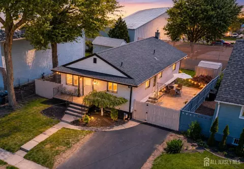 40 Aylin St, Metuchen, NJ 08840