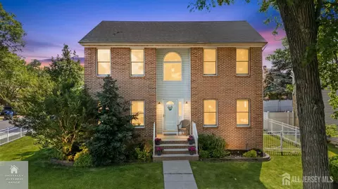 28 Wadsworth Ave, Metuchen, NJ 08840