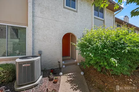81 Thoreau Dr, Plainsboro, NJ 08536