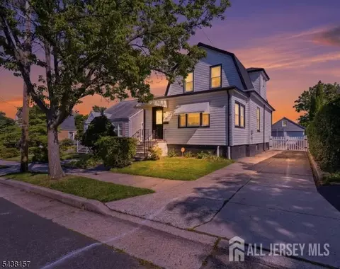 265 Grove St, Woodbridge, NJ 07095