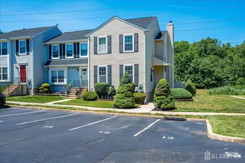 15 Gwizdak Ct, Sayreville, NJ 08872