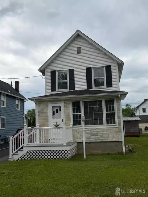 44 Jonn St, Helmetta, NJ 08828