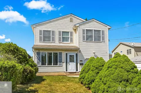 109 Walton St, Edison, NJ 08817