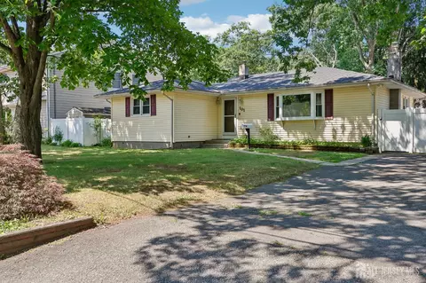 101 Austin Ave, Old Bridge, NJ 08857