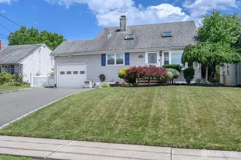 204 Brown Ave, Iselin, NJ 08830