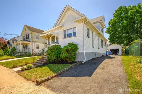 10 Beechwood Pl, North Brunswick, NJ 08902