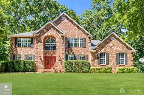 4 Scott Dr, Monroe, NJ 08831