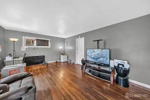 101 Marjorie St, Cliffwood, NJ 07721