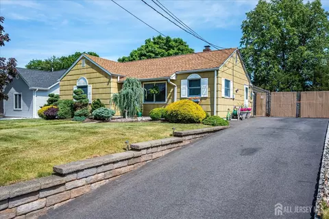 Exterior - 30 Walnut St, Edison, NJ 08817 photo 2 of 8