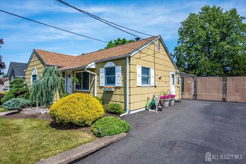 Exterior - 30 Walnut St, Edison, NJ 08817 photo 3 of 8