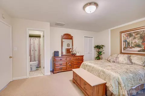 Bedroom - 30 Walnut St, Edison, NJ 08817 photo 3 of 8