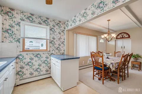 Dining - 30 Walnut St, Edison, NJ 08817 photo 3 of 3