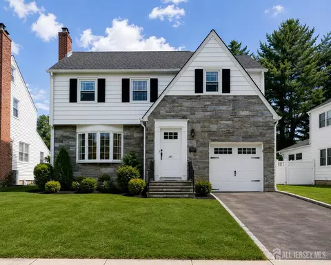 351 Cambridge Dr, Union, NJ 07083