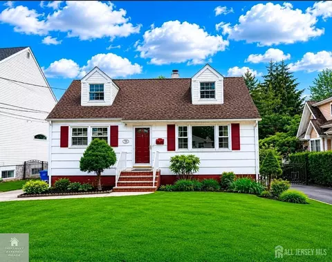 19 Washington Pl, Metuchen, NJ 08840