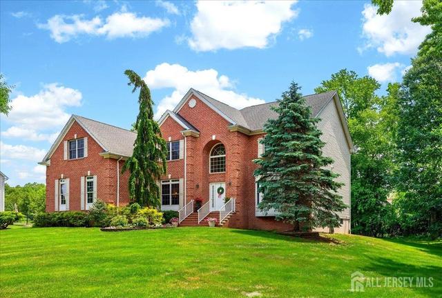 19 Legends Dr, Monroe, NJ 08831