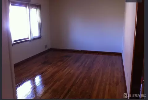 10 Travers Ave, Edison, NJ 08817
