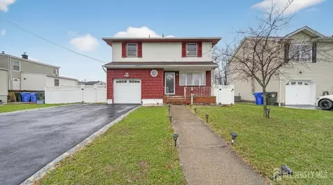 14 Carteret St, Port Reading, NJ 07064