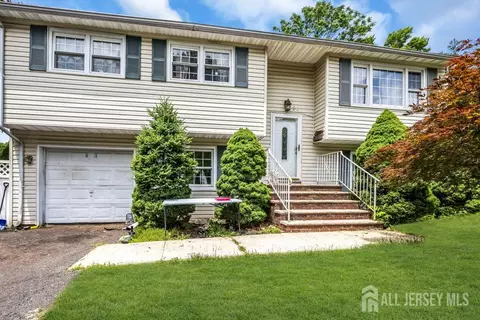 26 Nancy Ln, Piscataway, NJ 08854