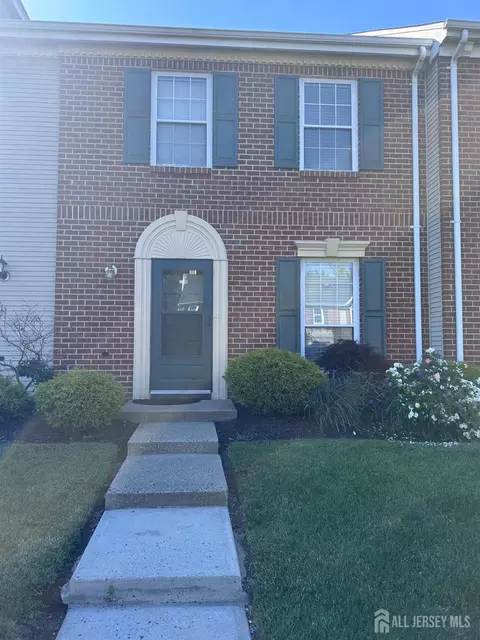 67 Goodwin Dr, North Brunswick, NJ 08902
