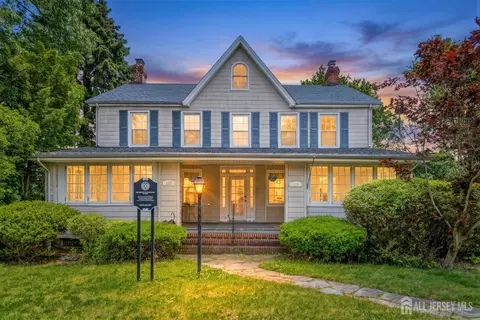 115-117 Harrell Ave, Woodbridge, NJ 07095
