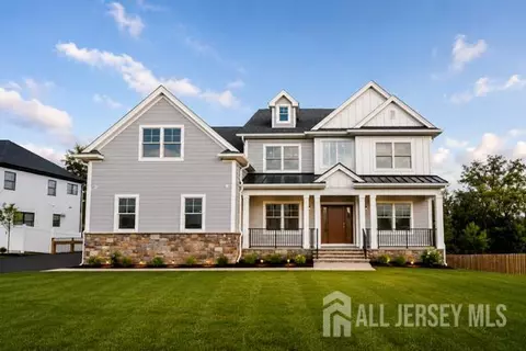 11 Scarlet Dr, Piscataway, NJ 08854