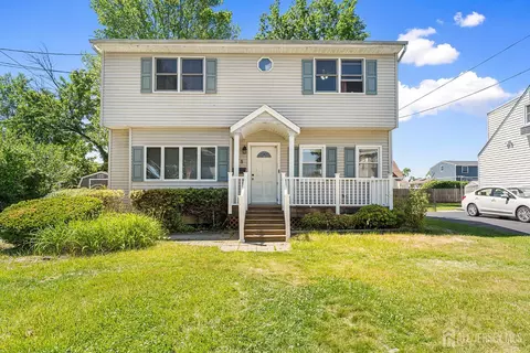 68 W Edward St, Iselin, NJ 08830