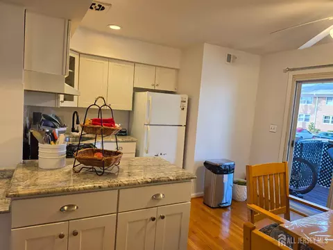 44 Judson St #10A, Edison, NJ 08837
