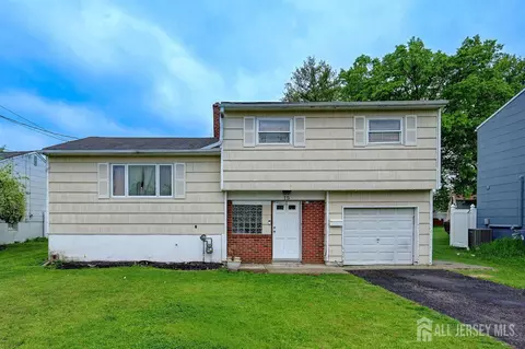 15 Stima Ave, Carteret, NJ 07008