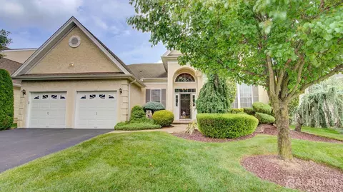 3 Crooked Stick Pl, Monroe, NJ 08831
