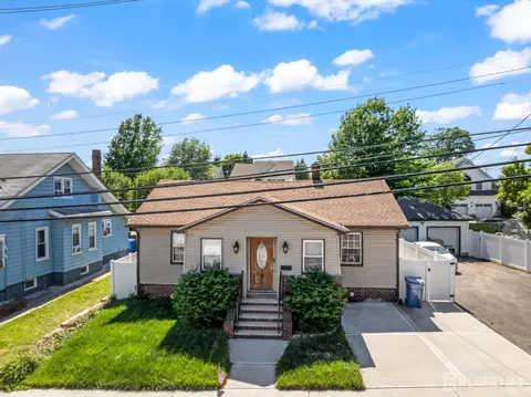 3 Minnisink Ave, Sayreville, NJ 08872