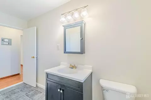 Bath - 93 Fox Rd #2A, Edison, NJ 08817 photo 3 of 3