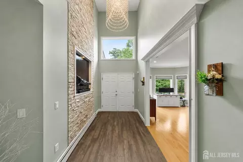 56 Rookwood Ter, Morris Plains, NJ 07950