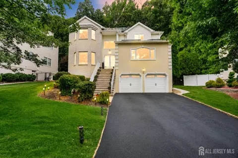 56 Rookwood Ter, Morris Plains, NJ 07950
